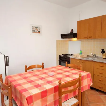 Apartment By The Sea - 5591 Novi Vinodolski
