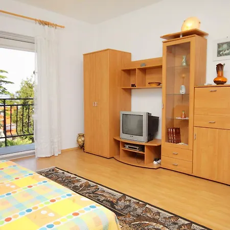 Apartment By The Sea - 5591 Novi Vinodolski