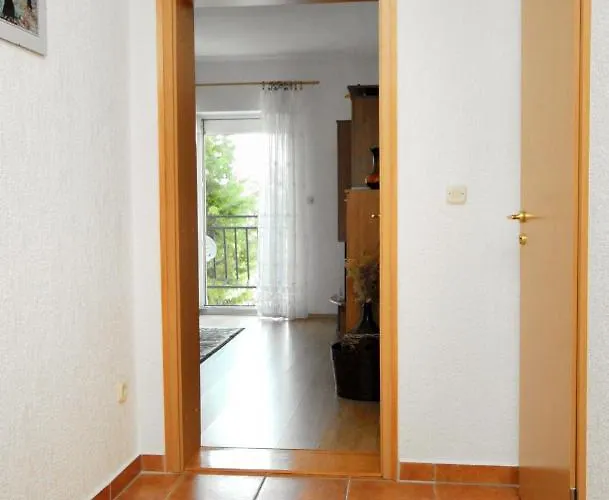 Apartment By The Sea - 5591